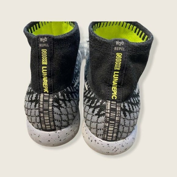 Nike Womens Lunarepic Flyknit Shield Running Shoes - Picture 3 of 7